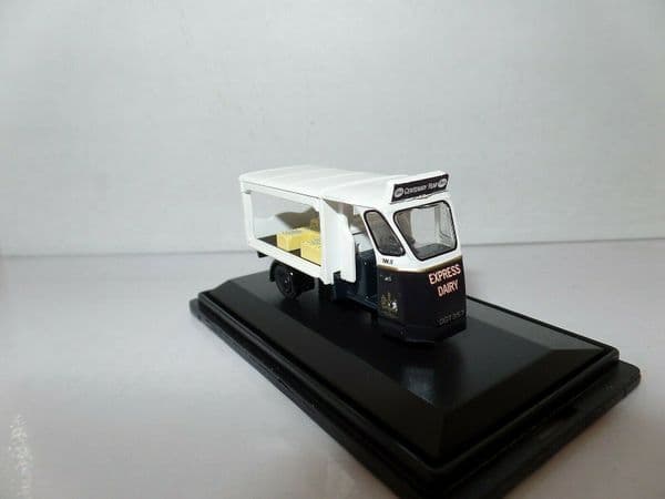 Oxford 76WE001 WE001 1/76 OO Scale Wales Edwards Milk Float Express Dairy